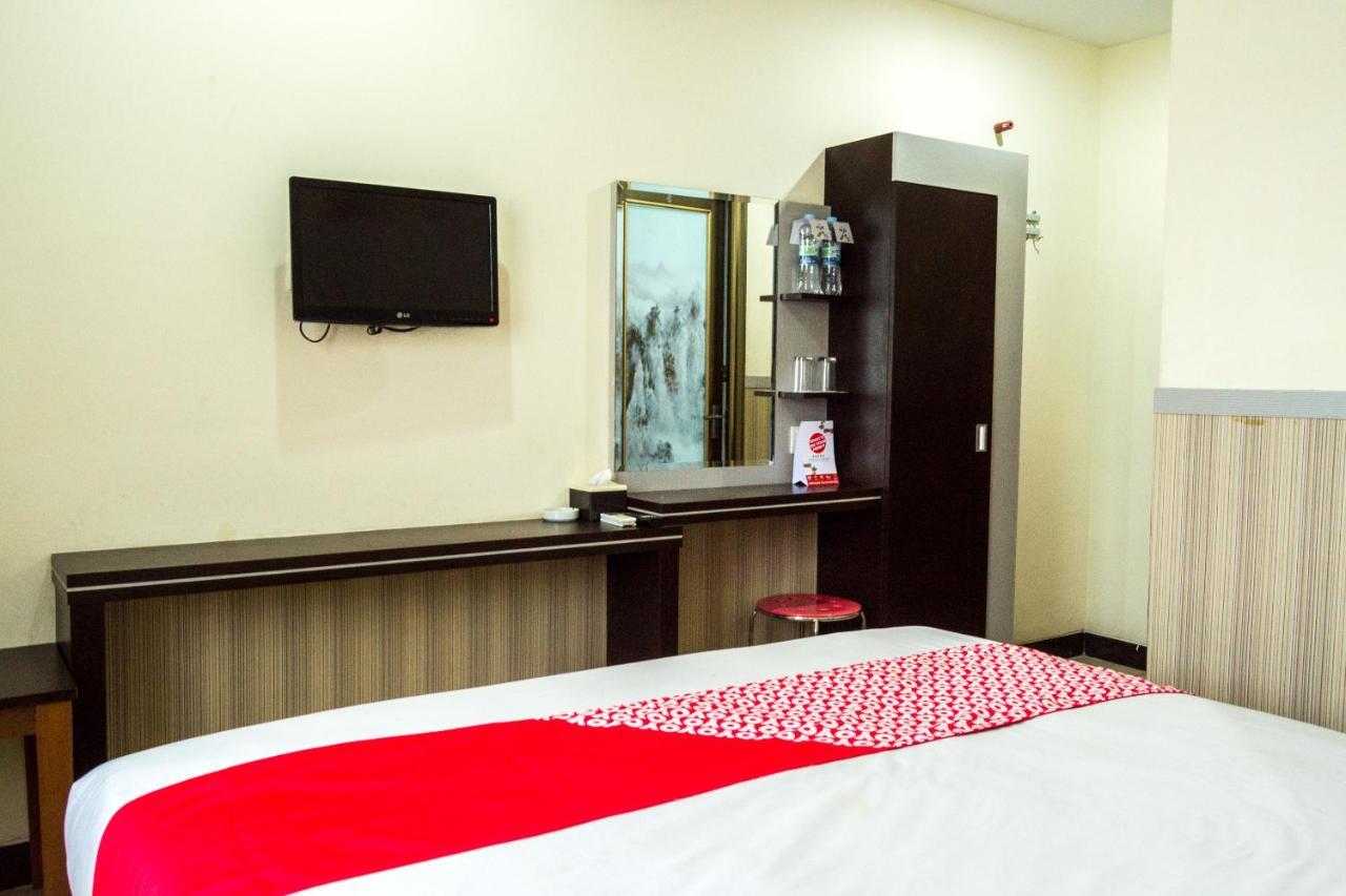 Oyo 625金门酒店 Batam 外观 照片