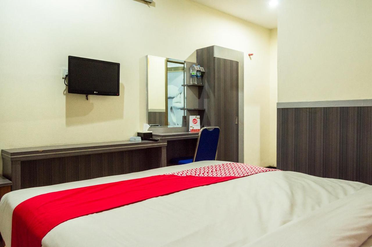 Oyo 625金门酒店 Batam 外观 照片