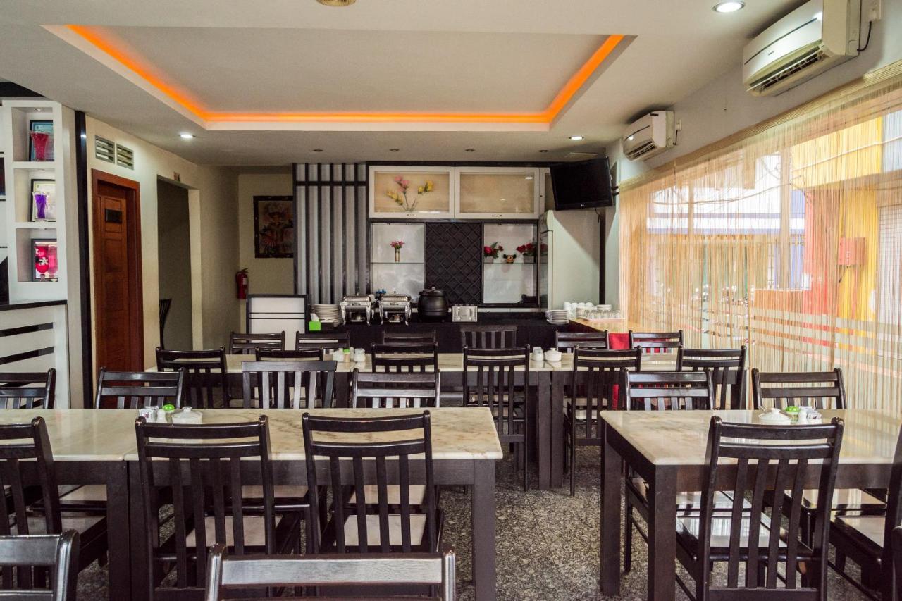 Oyo 625金门酒店 Batam 外观 照片