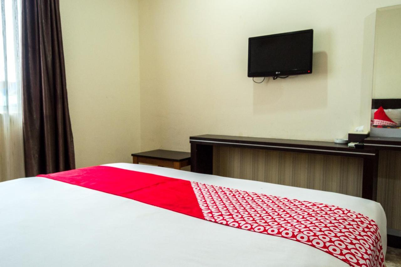 Oyo 625金门酒店 Batam 外观 照片