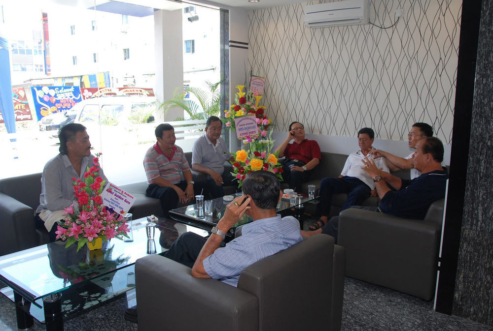 Oyo 625金门酒店 Batam 外观 照片