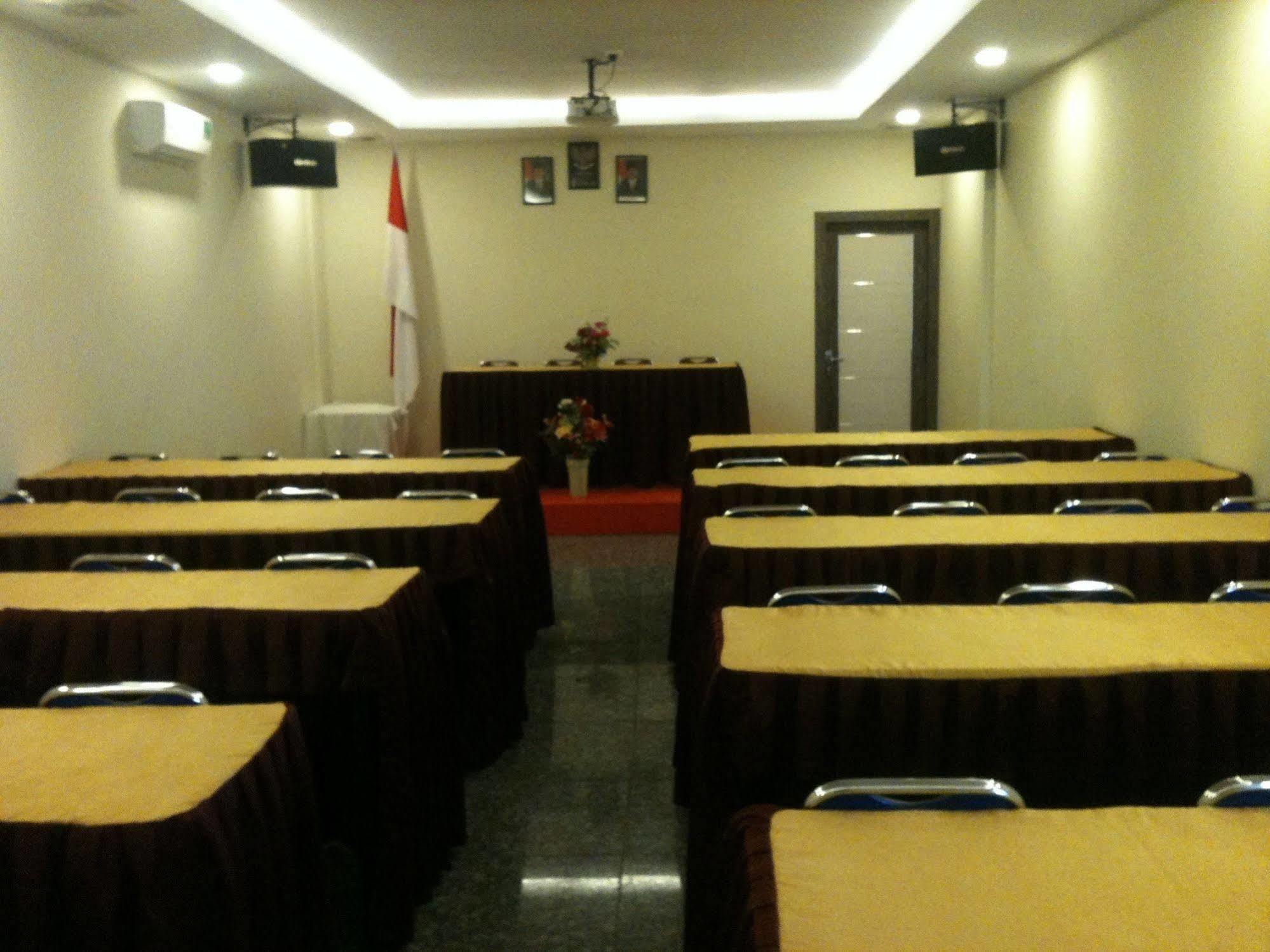 Oyo 625金门酒店 Batam 外观 照片